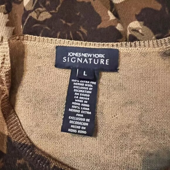 Jones New York. Size Large. Extra Fine Merino Wool Cardigan. Brown. B28 - Picture 5 of 6